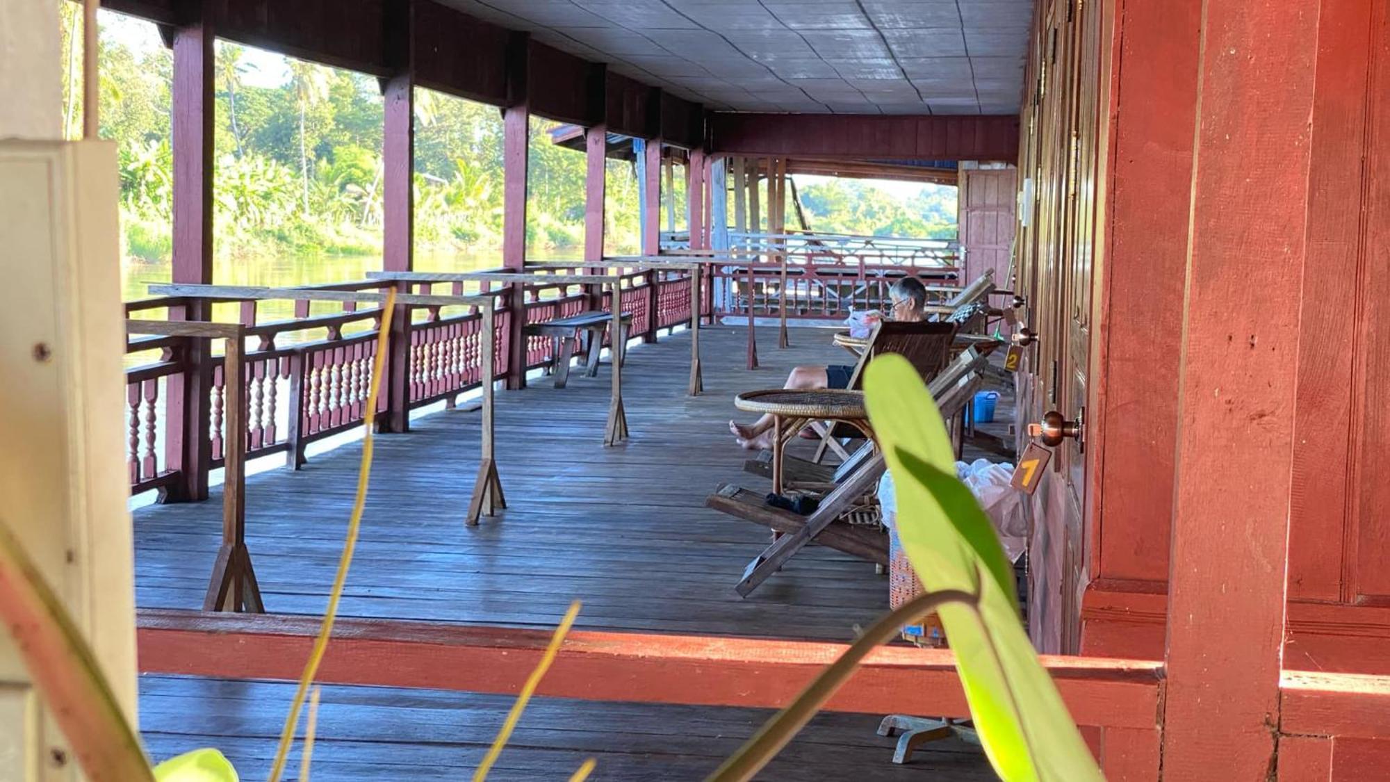 Souksanh River Bungalow Muang Không Exteriör bild
